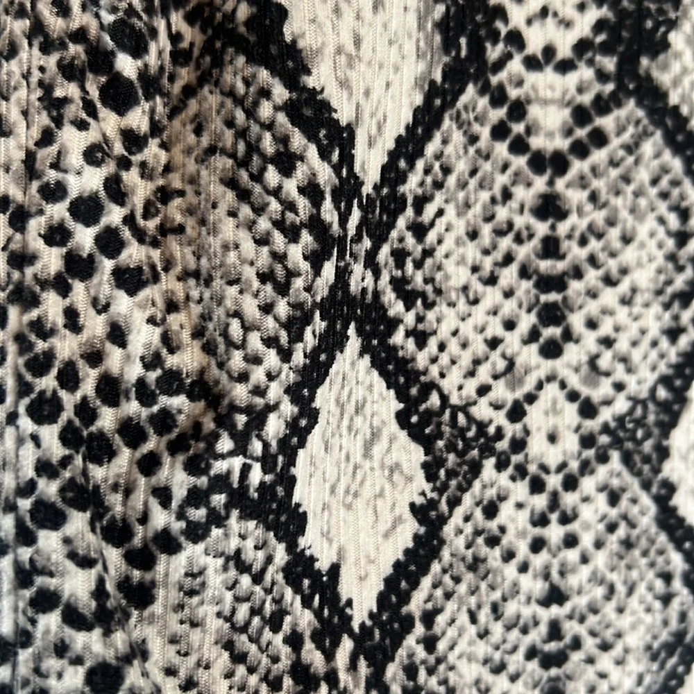 Snake skin long sleeve top - Picture 3 of 3